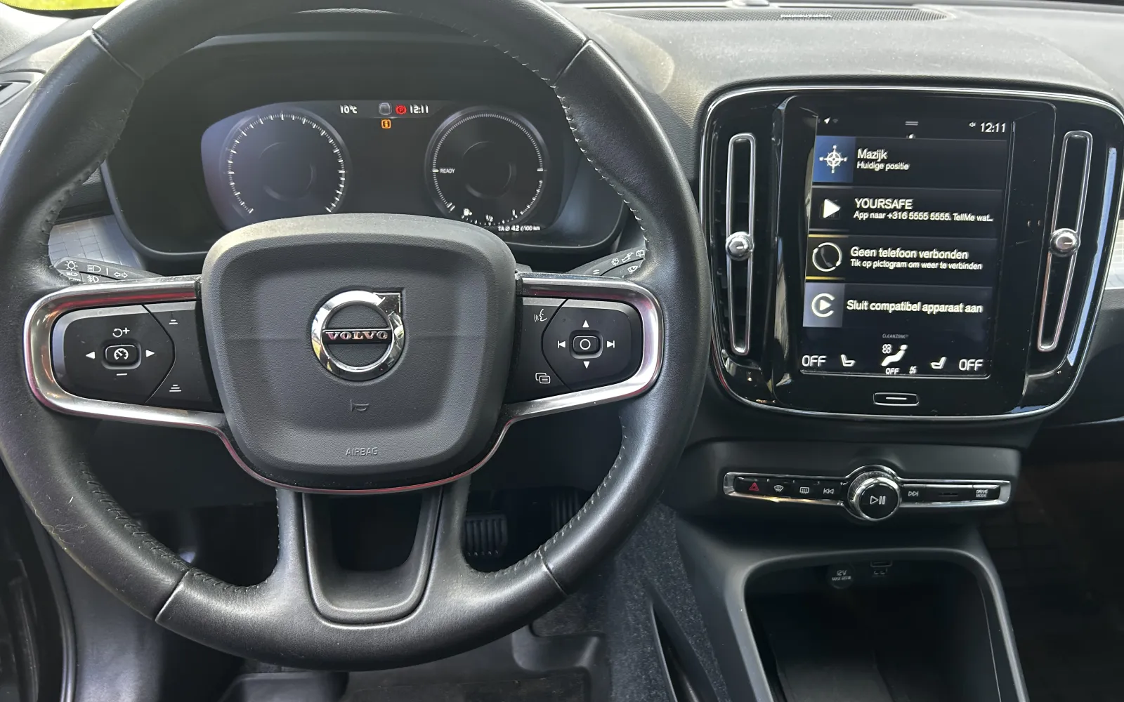 VolvoXC40-1.jpg