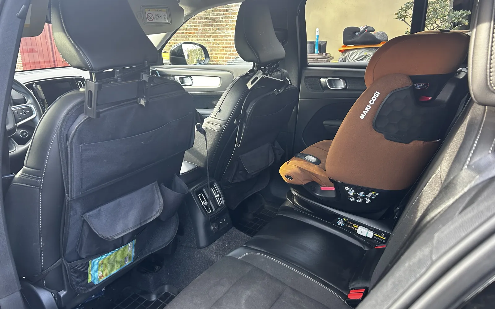 VolvoXC40-2.jpg