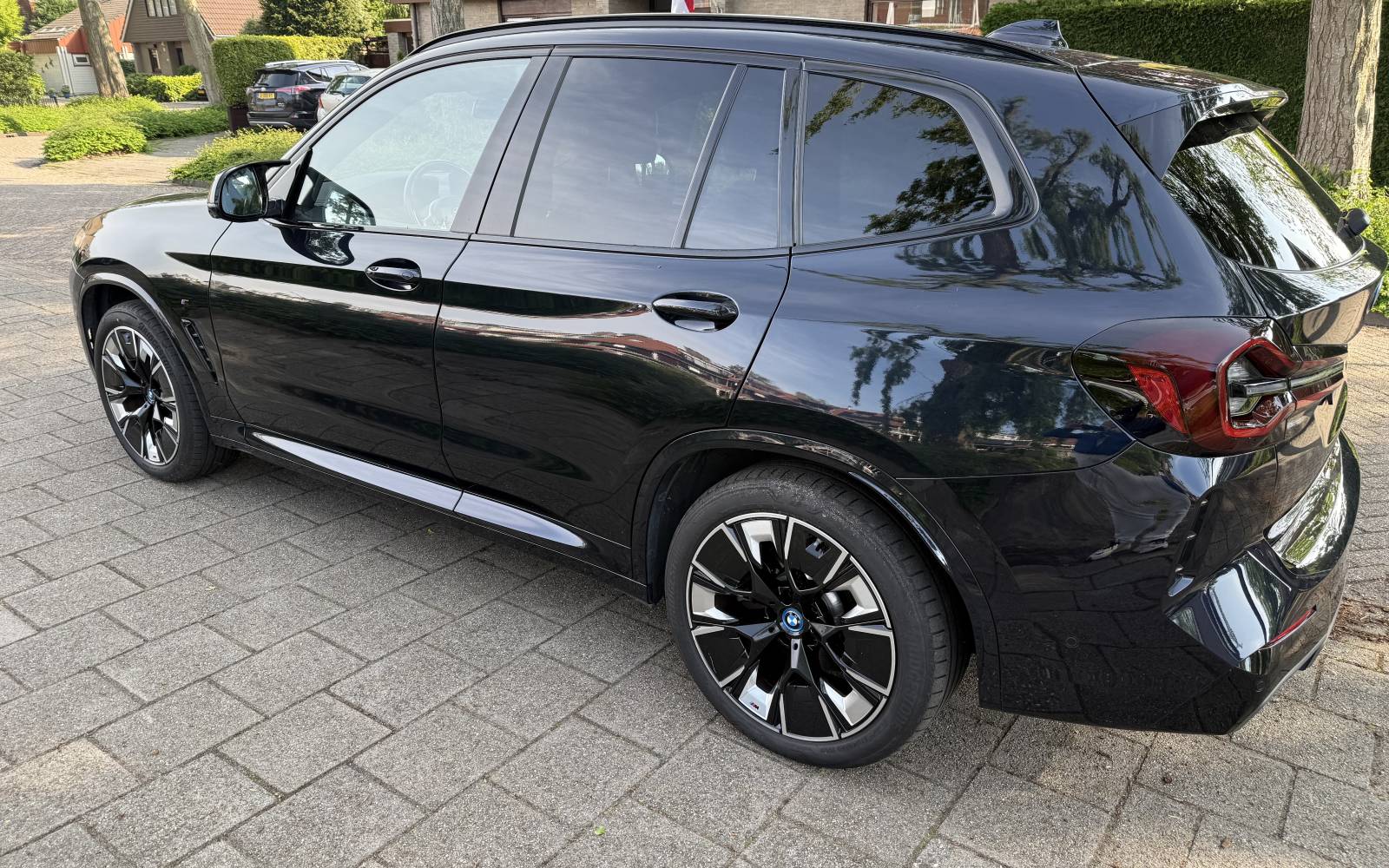 BMW iX3 T-084-KS5.jpg
