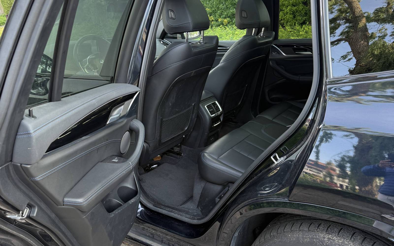 BMW iX3 T-084-KS7.jpg