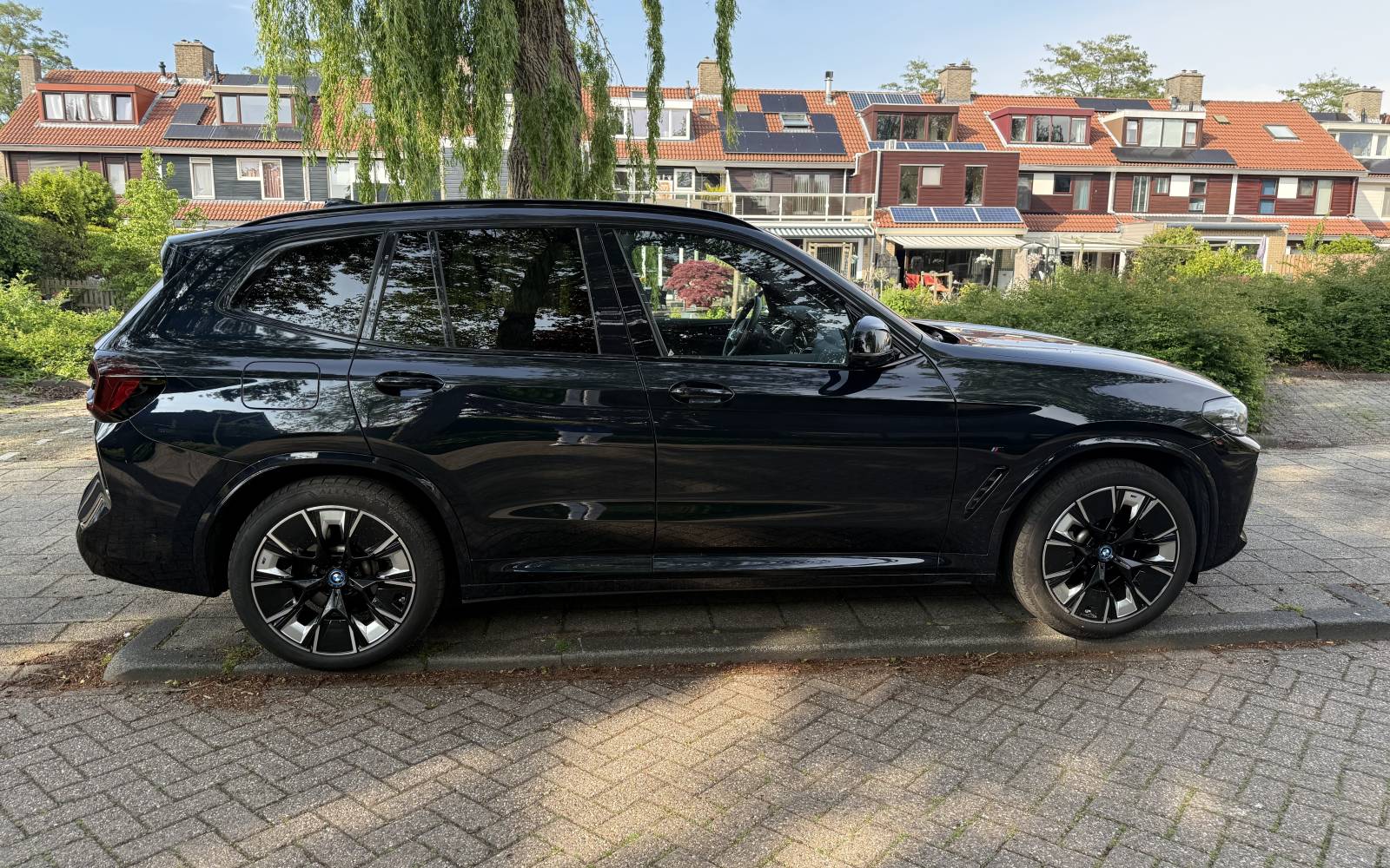 BMW iX3 T-084-KS3.jpg