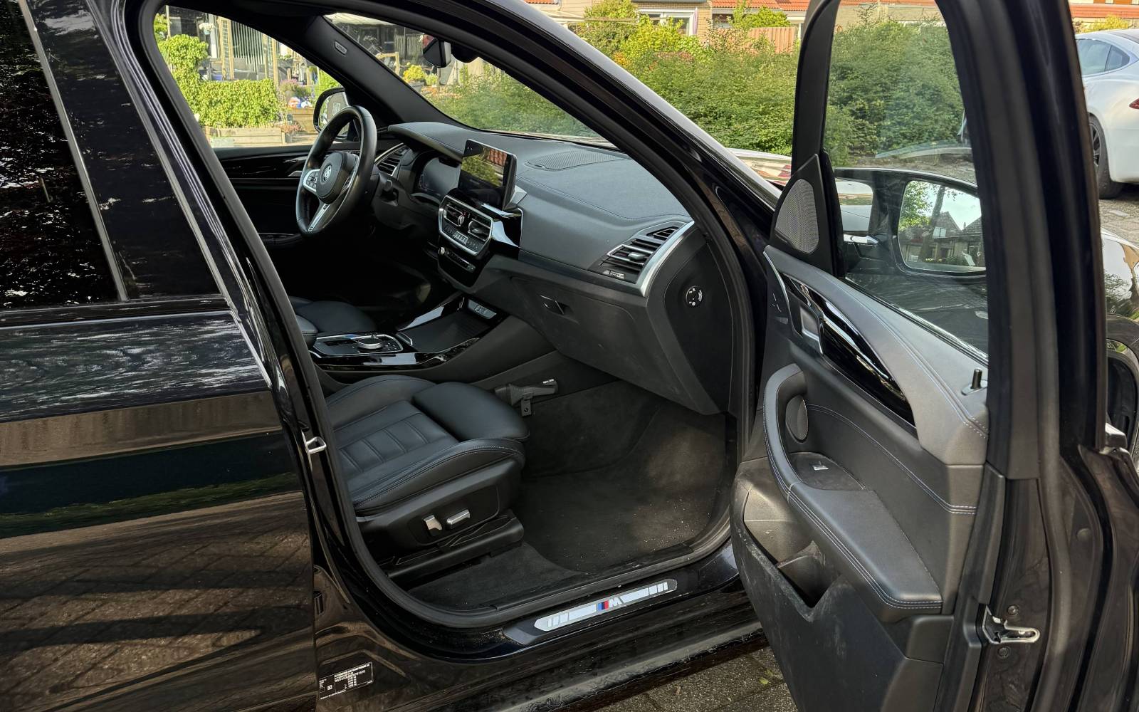BMW iX3 T-084-KS8.jpg