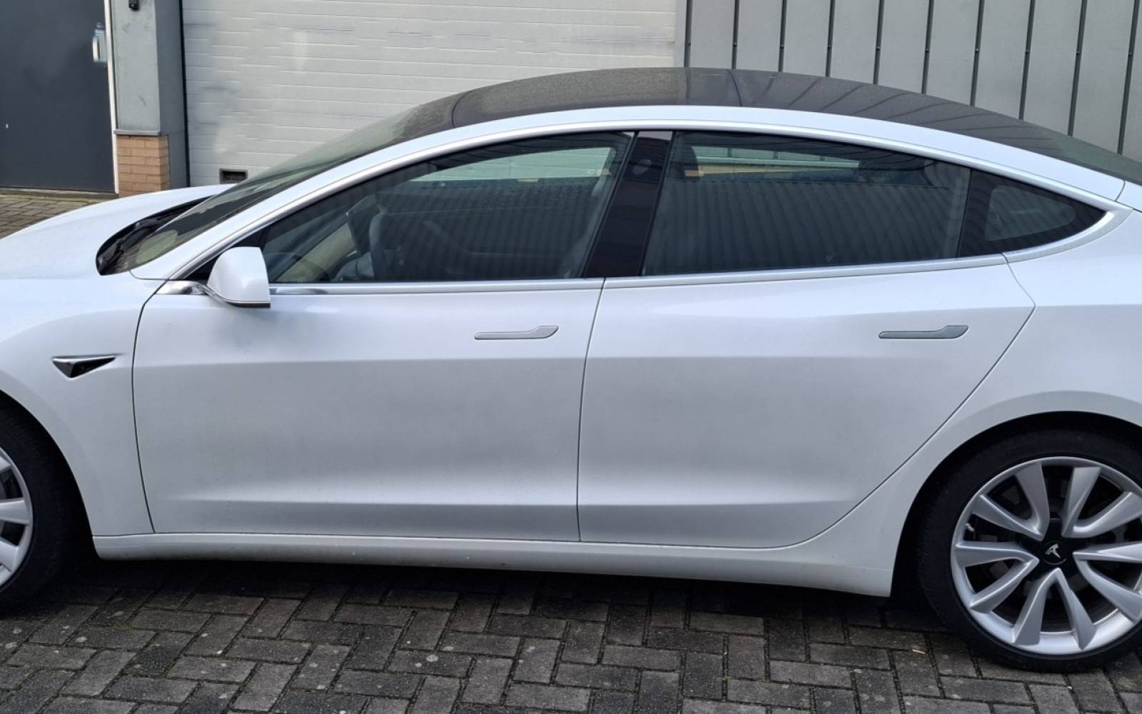 Auto linkerkant.JPG