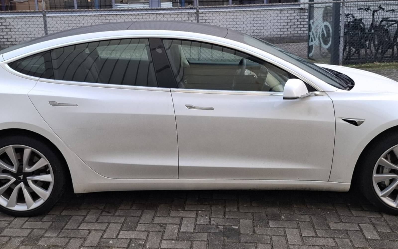Auto rechterzijde 1.jpg