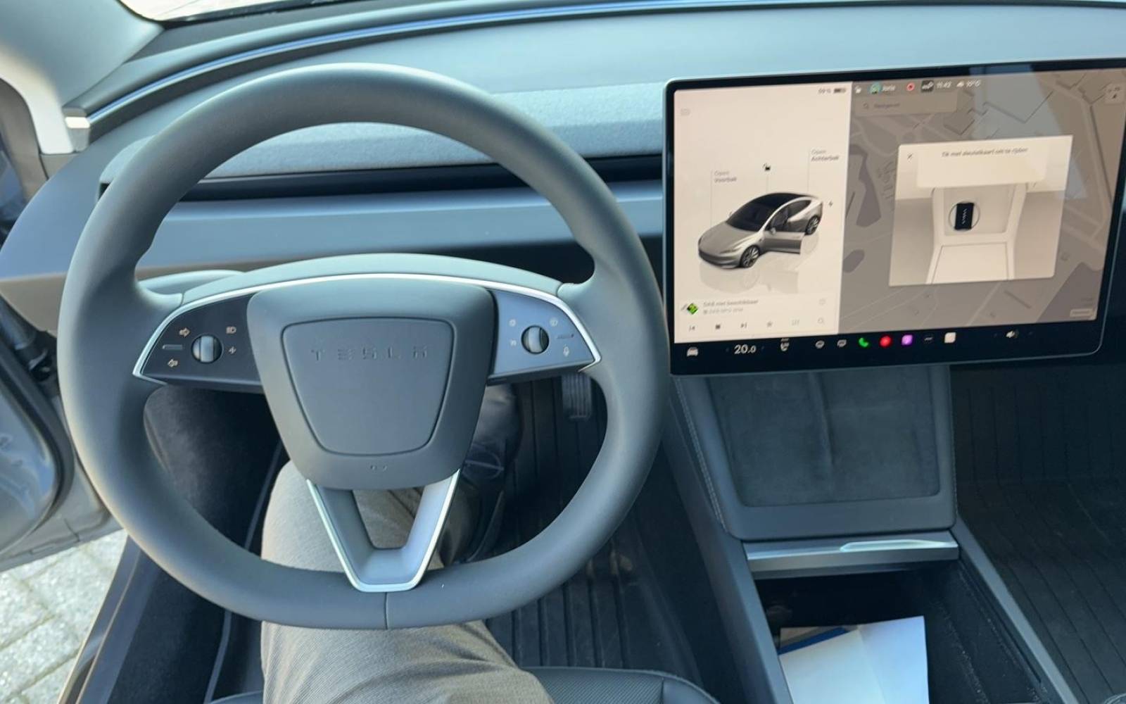 tesla dashboard.jpg