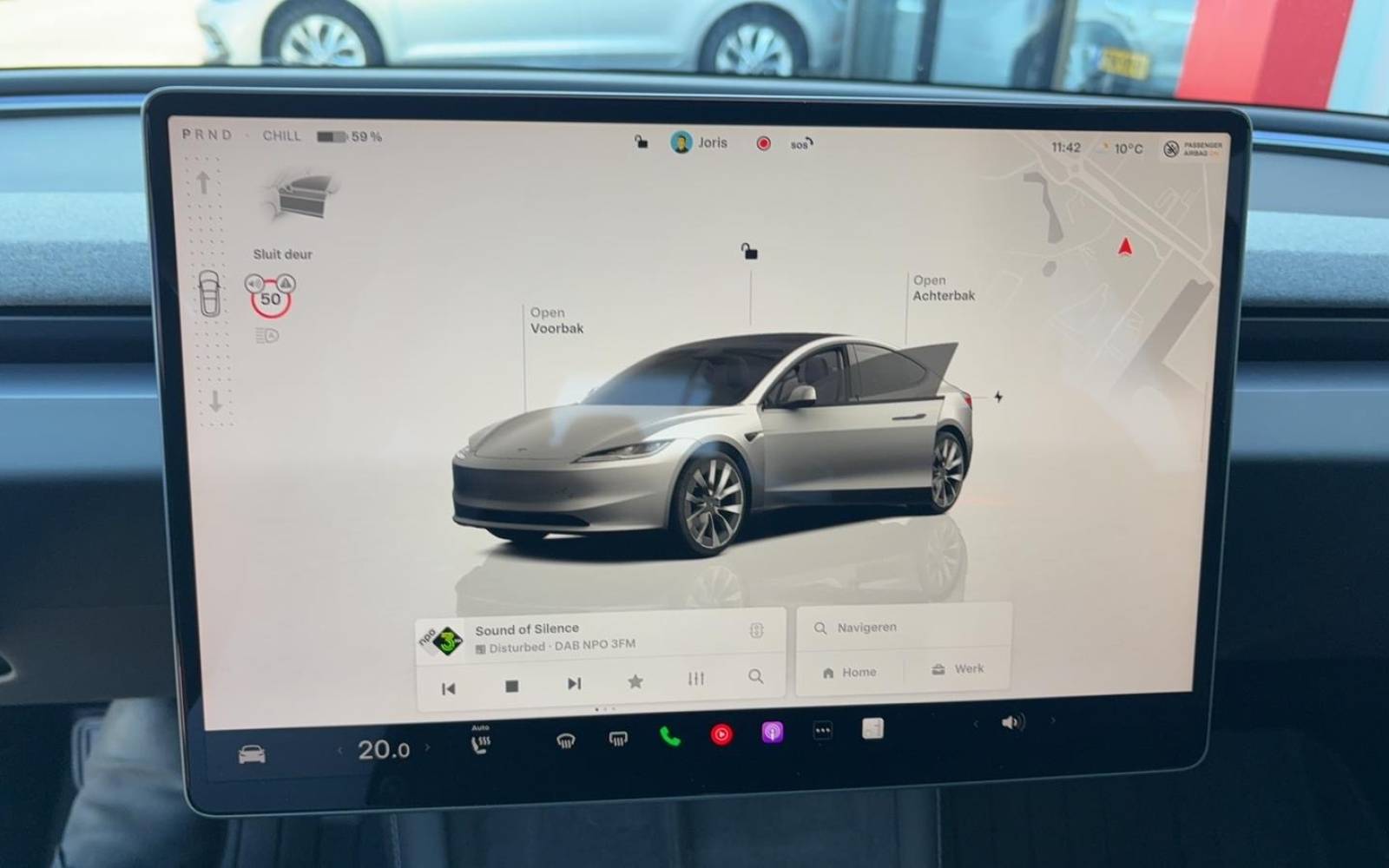 tesla display.jpg