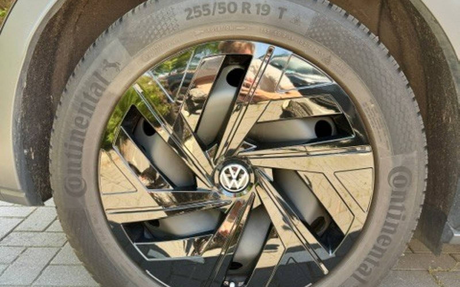Volkswagen ID4-4.jpg