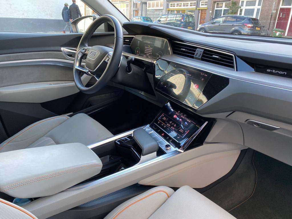 Audi e-tron 6.jpg