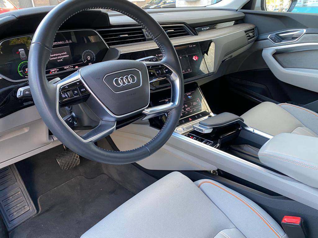 Audi e-tron 4.jpg