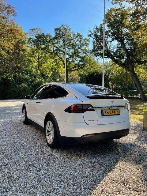 Tesla X 5