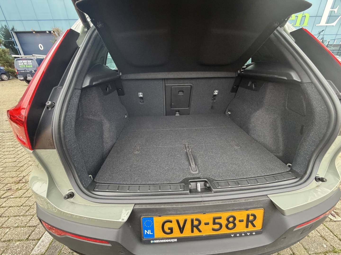 volvo4.jpg