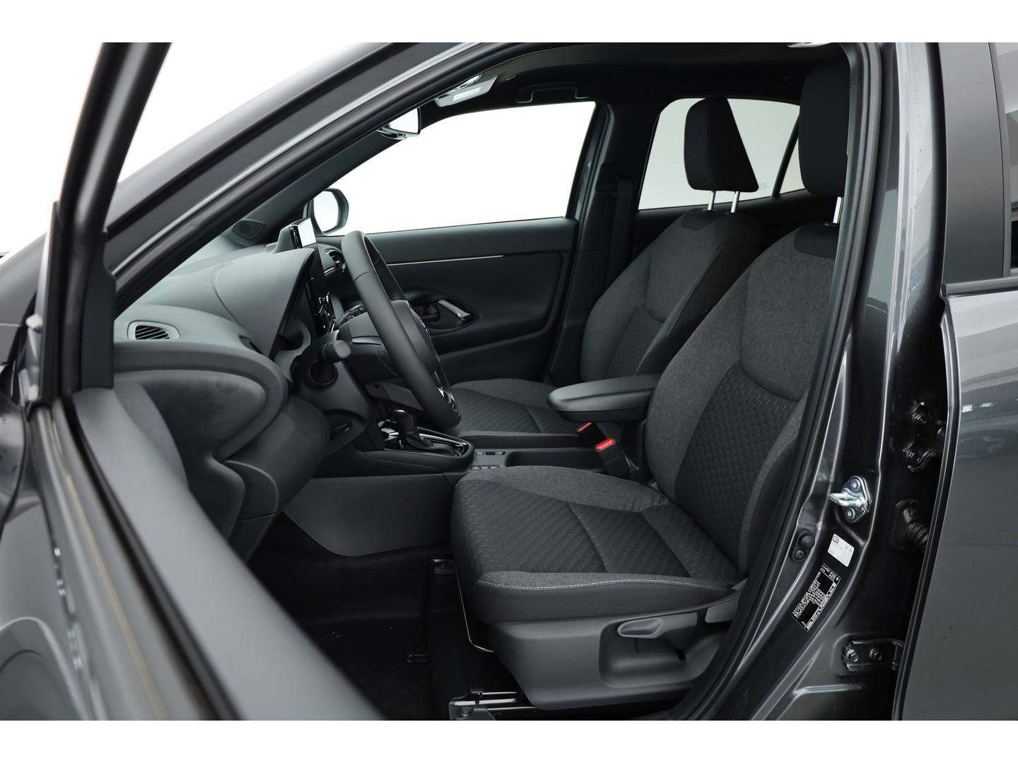 Yaris Cross voorkant_3.PNG