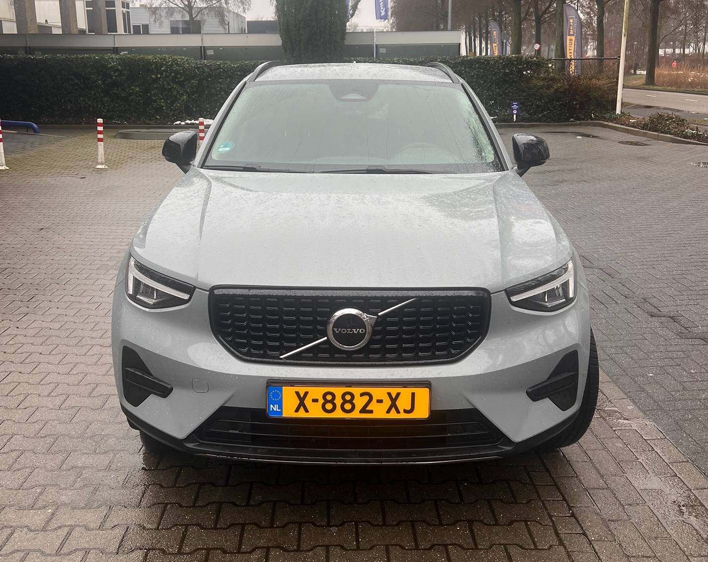 VolvoXC40-2.png