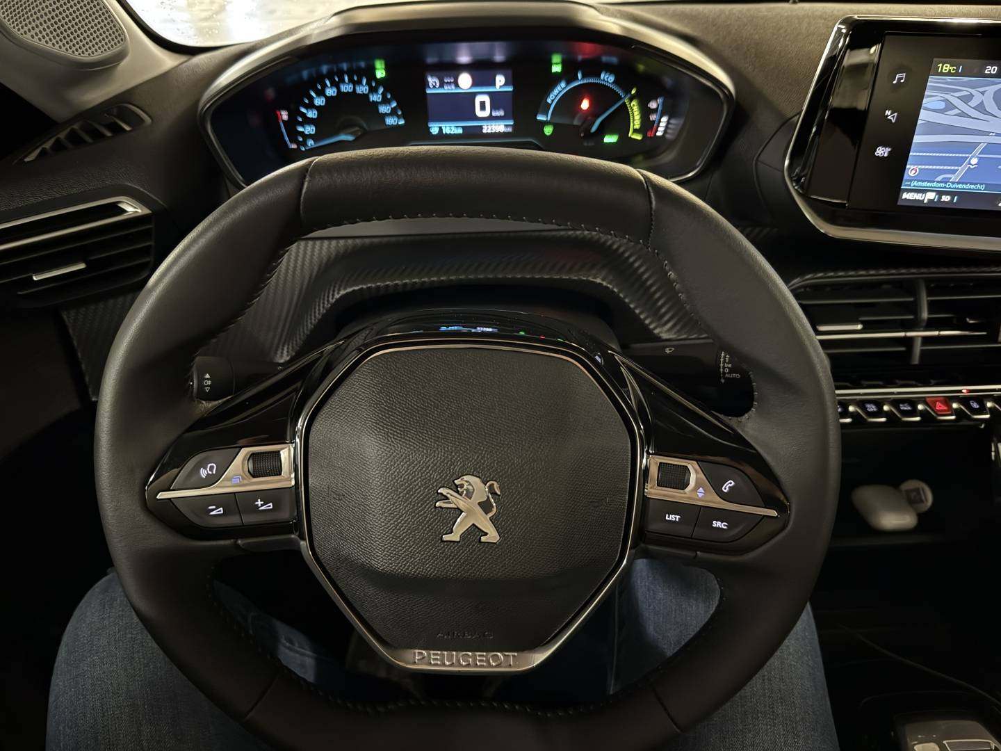 peugeot e208_2.jpg