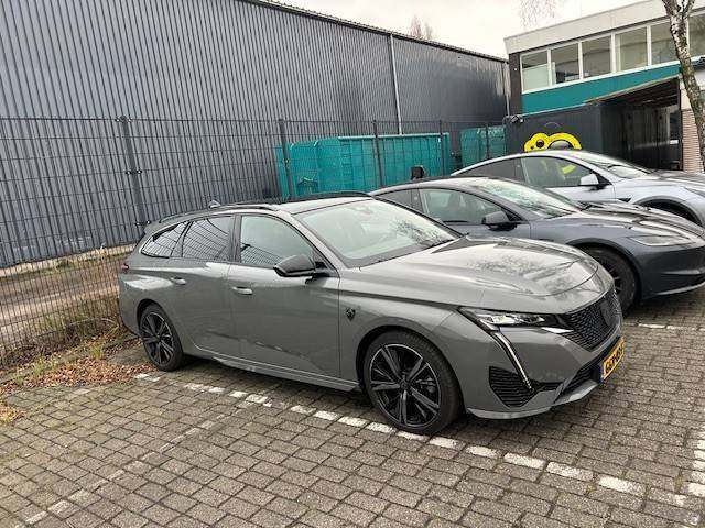 Peugeot 308 SW_2.jpg