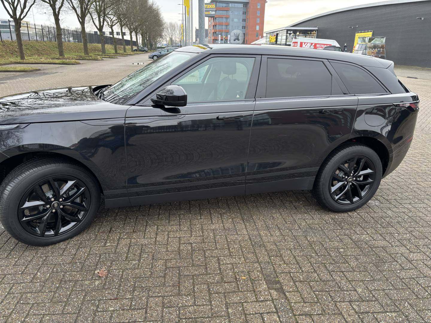 Velar3.jpg