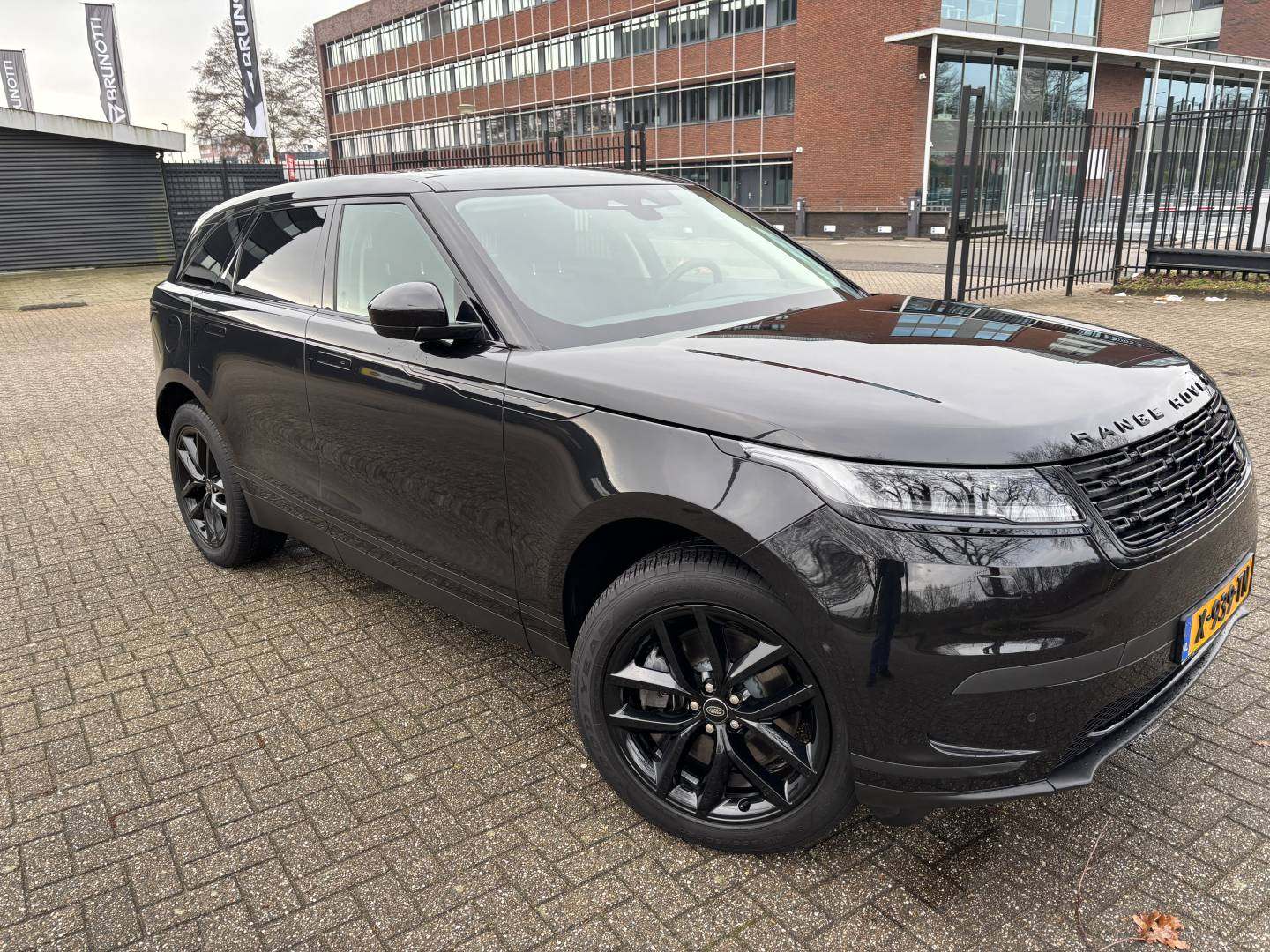Velar6.jpg