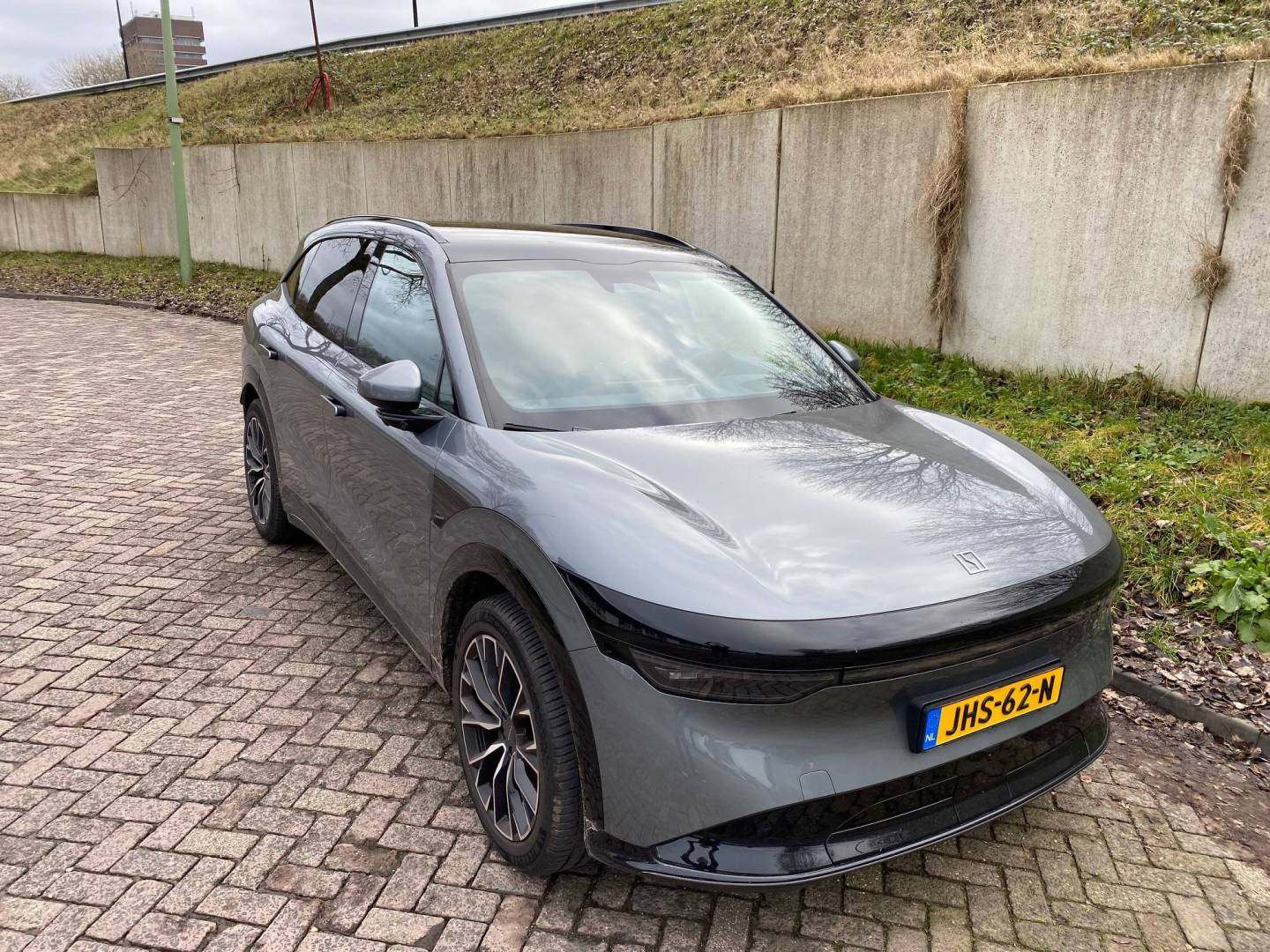 Zeekr 7X TechGrey RWD19.jpg