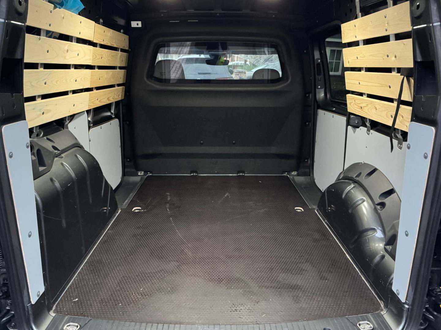 Volkswagen Caddy 7.jpg