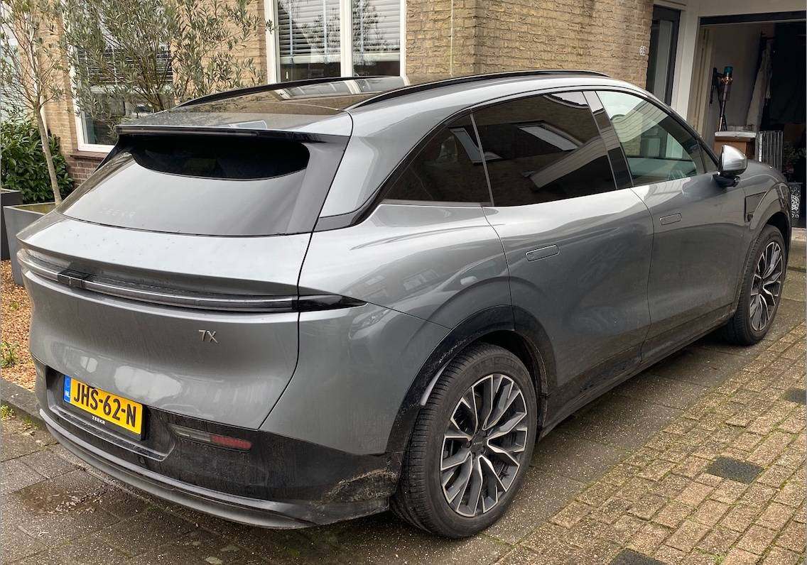 Zeekr 7X TechGrey RWD1.jpg
