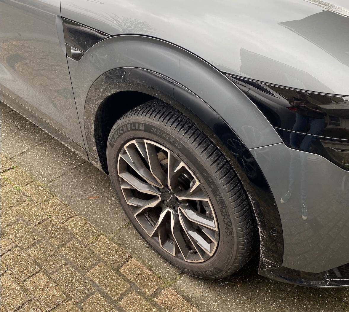 Zeekr 7X TechGrey RWD3.jpg