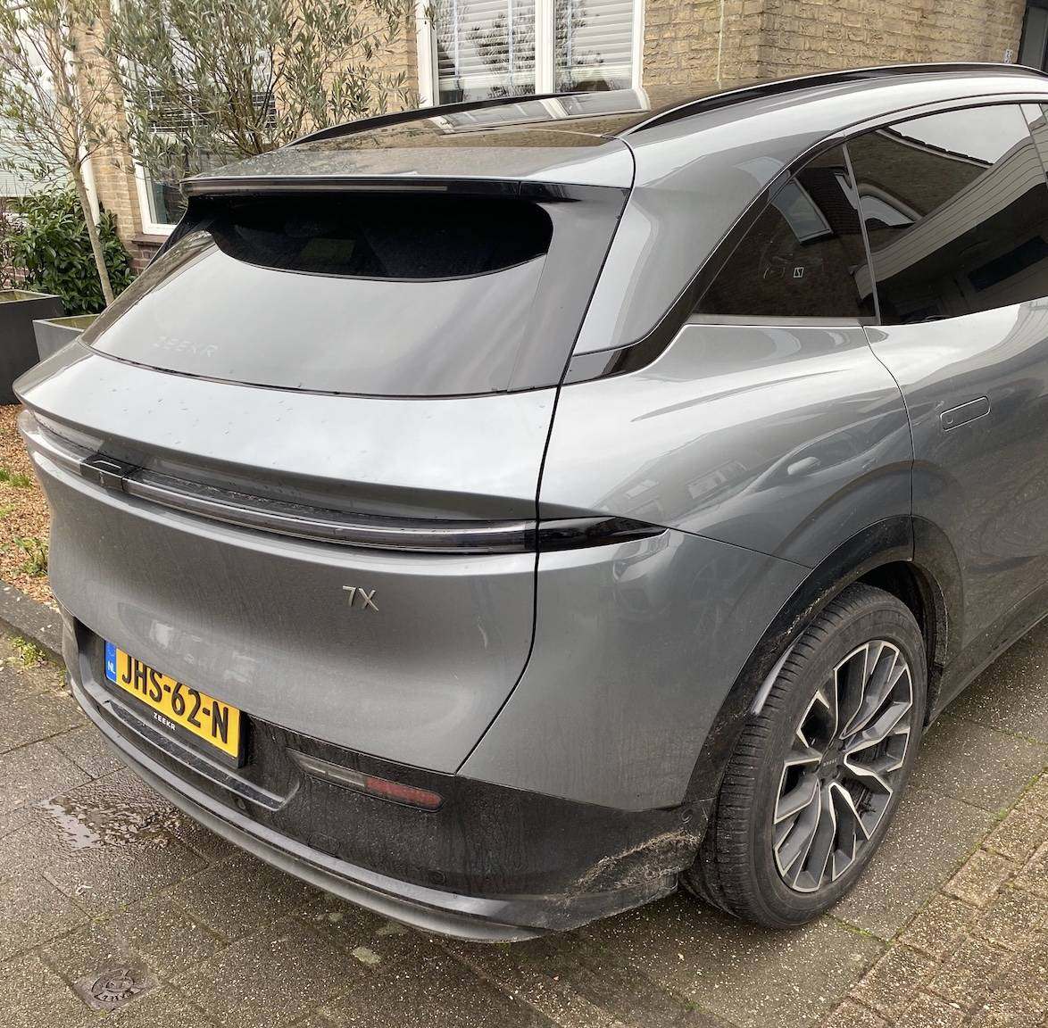 Zeekr 7X TechGrey RWD4.jpg