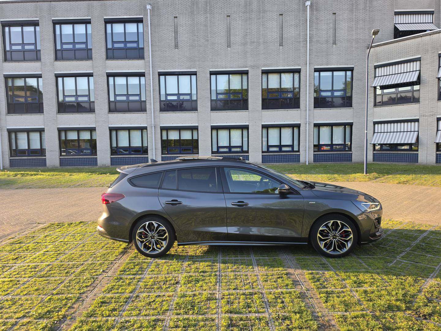 Ford Focus Wagon3.jpg