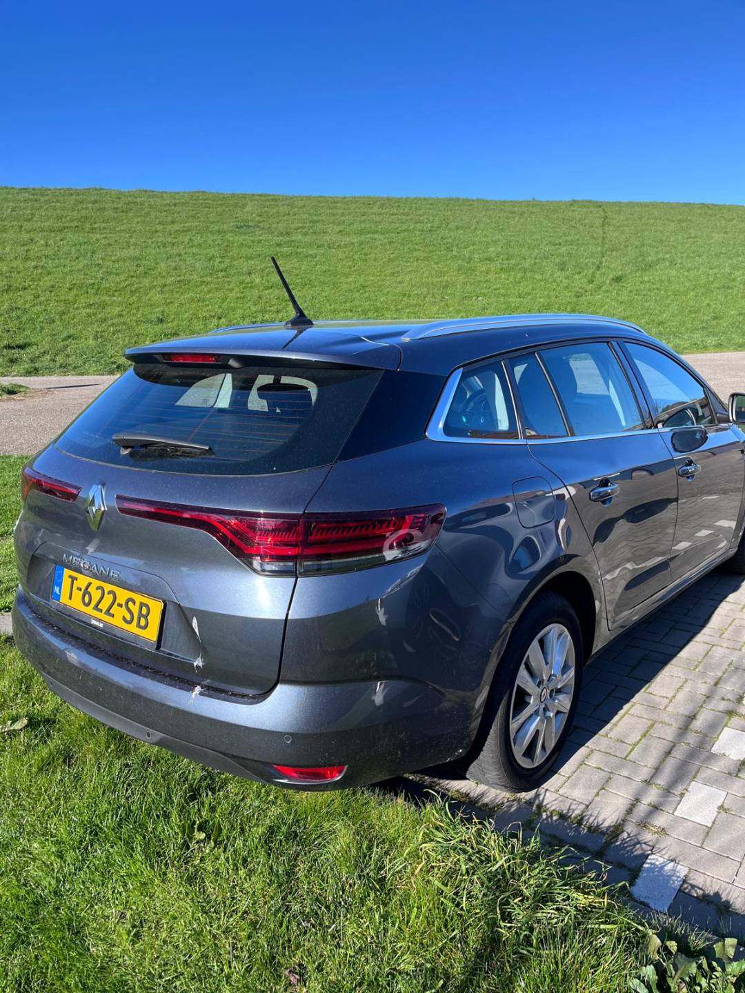megane1.jpg