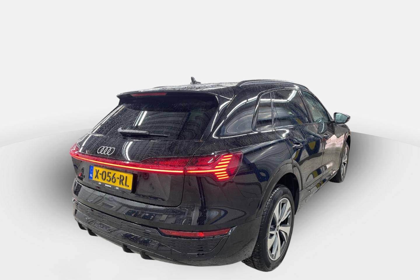 Audi Q8 e-tron_2.jpg