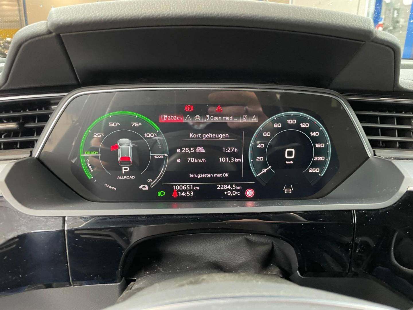 Audi Q8 e-tron_4.jpg
