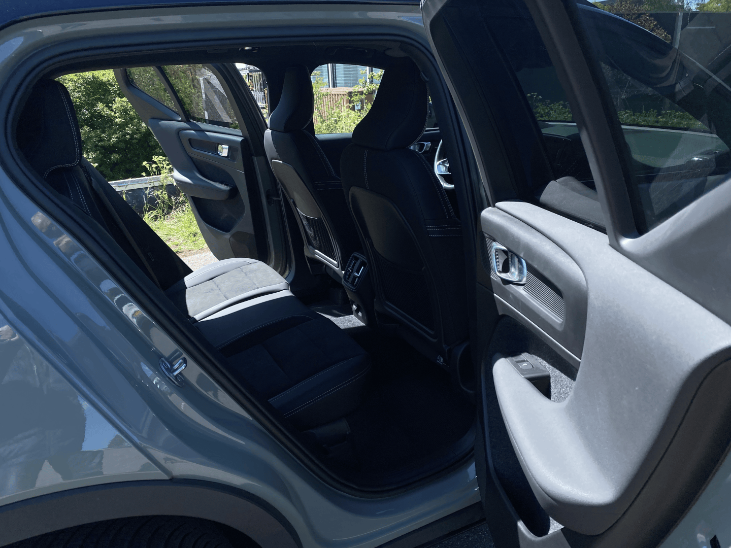 VOLVO XC40 RECHARGE_8.png