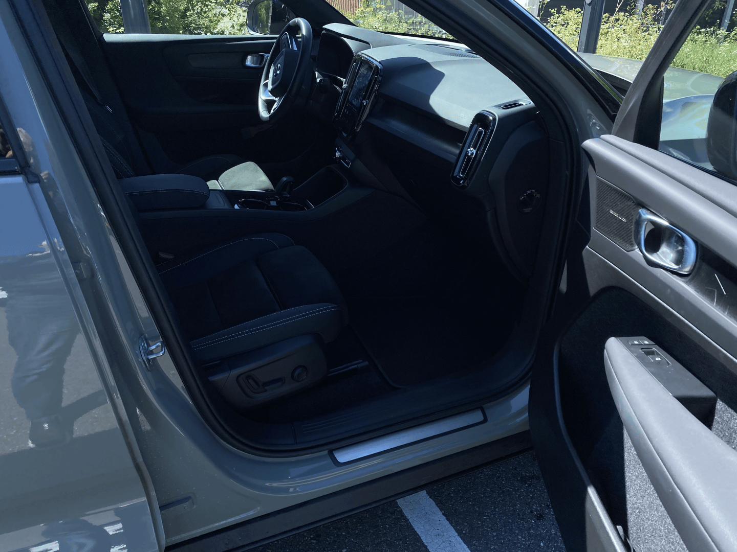VOLVO XC40 RECHARGE_6.png