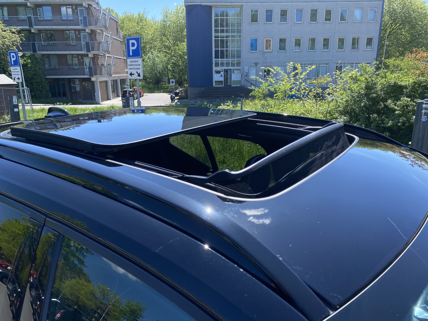 VOLVO XC40 RECHARGE_9.png