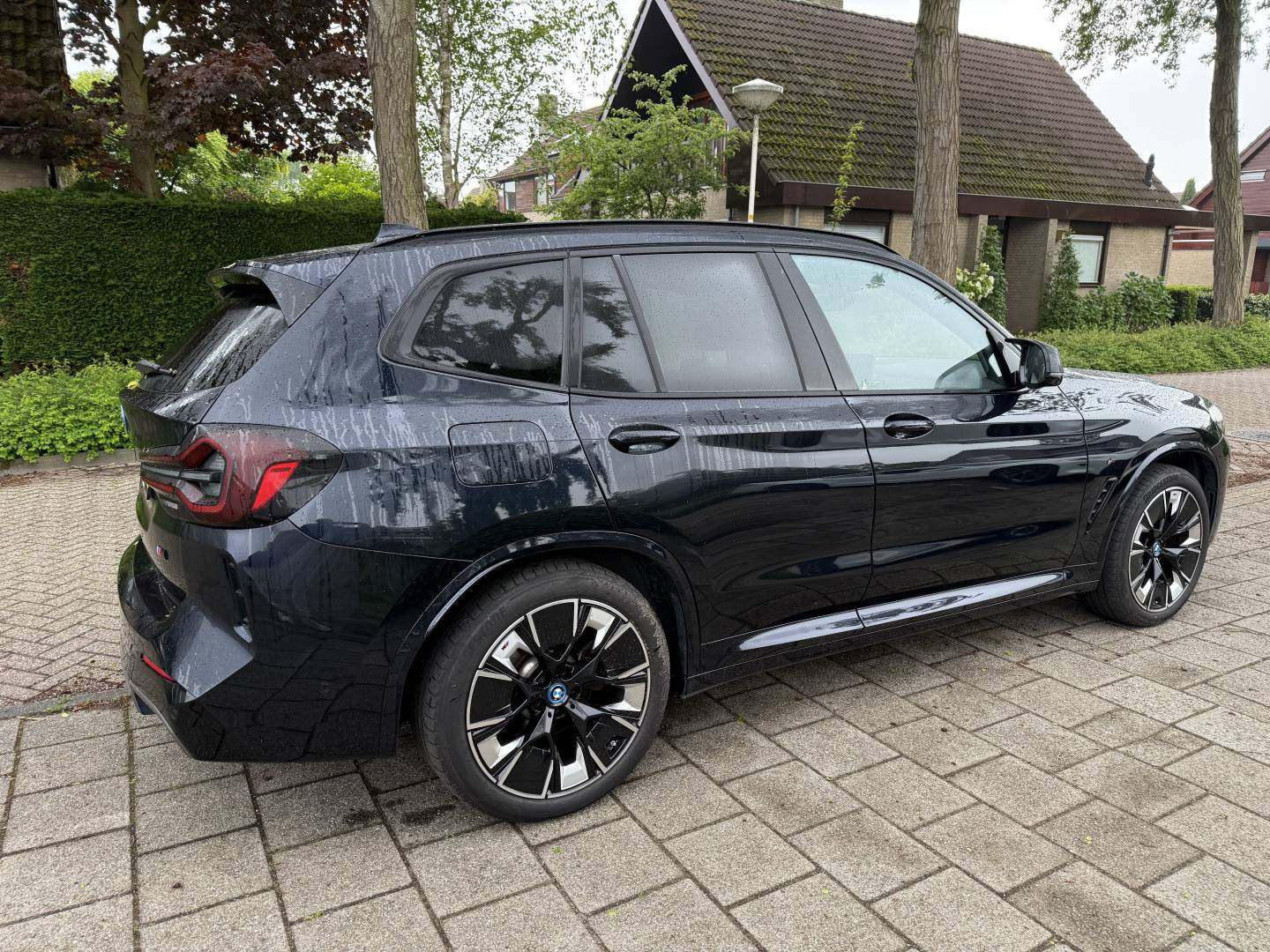 BMW iX3 T-084-KS3.jpg