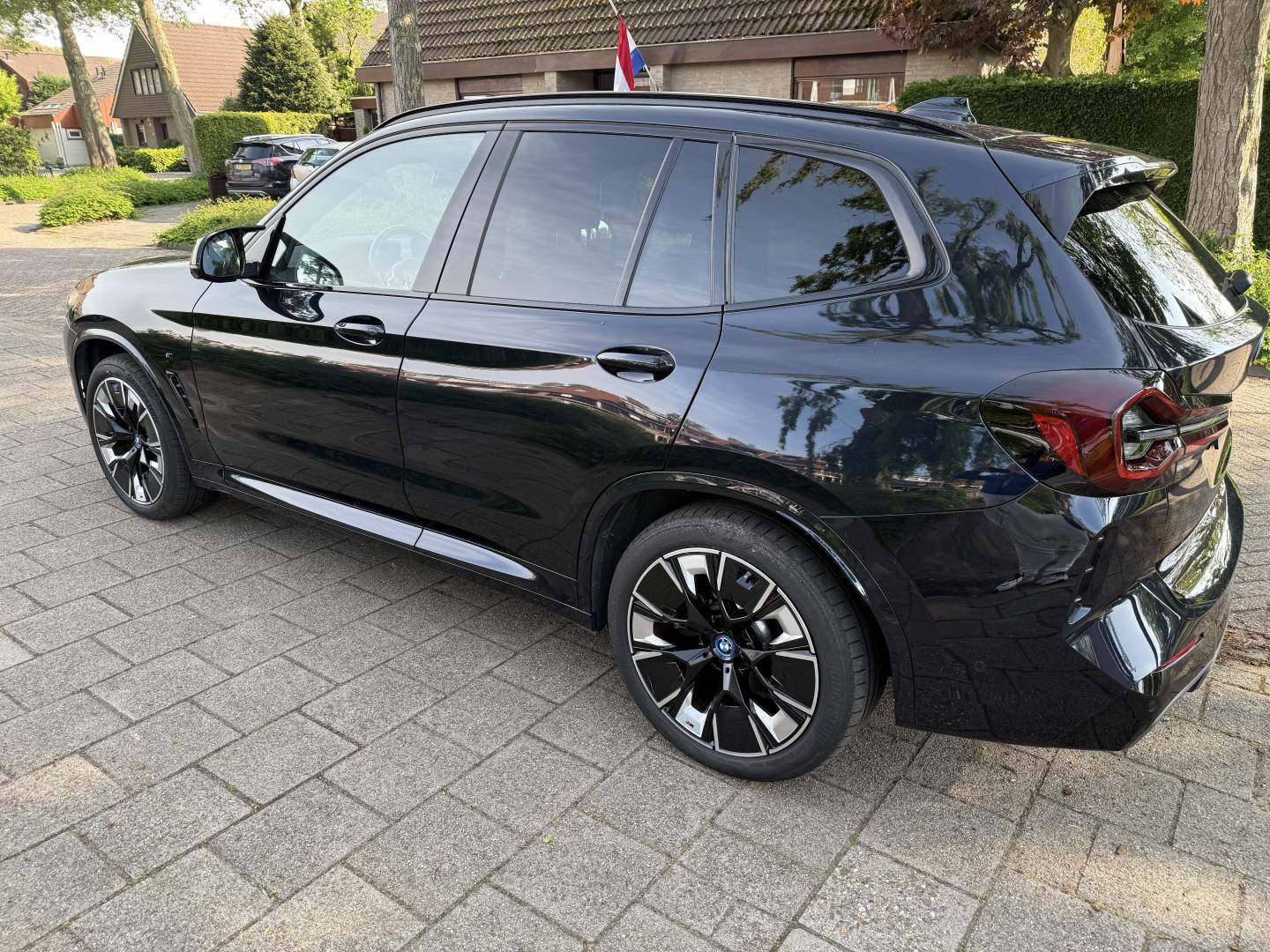 BMW iX3 T-084-KS5.jpg