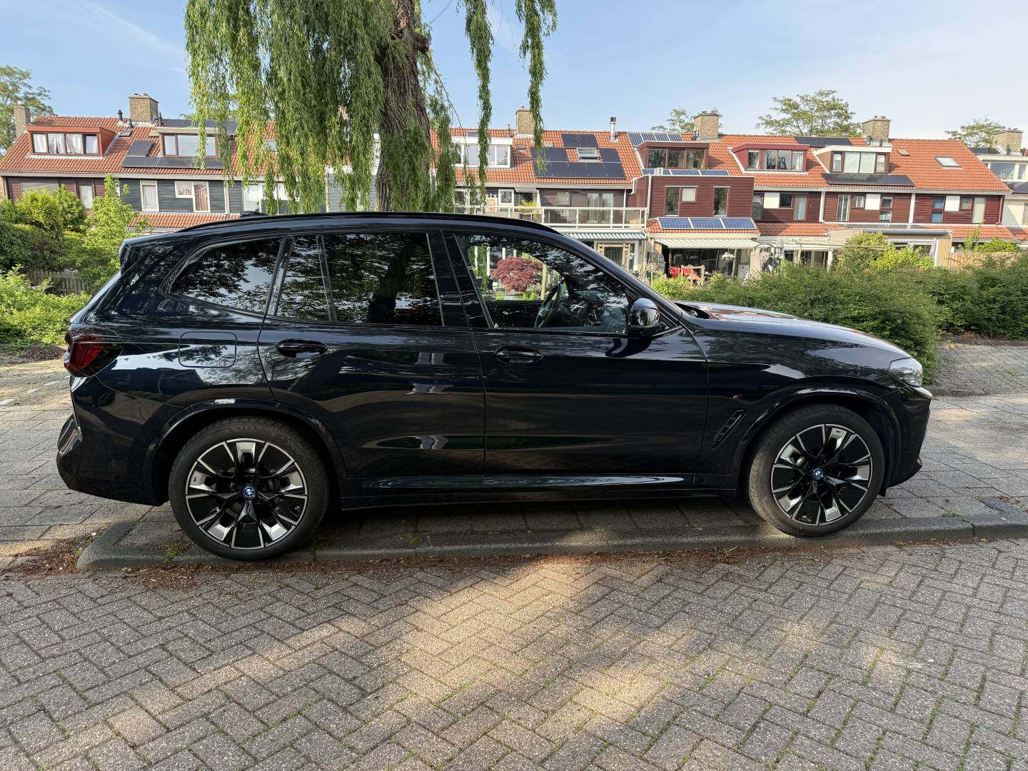 BMW iX3 T-084-KS3.jpg