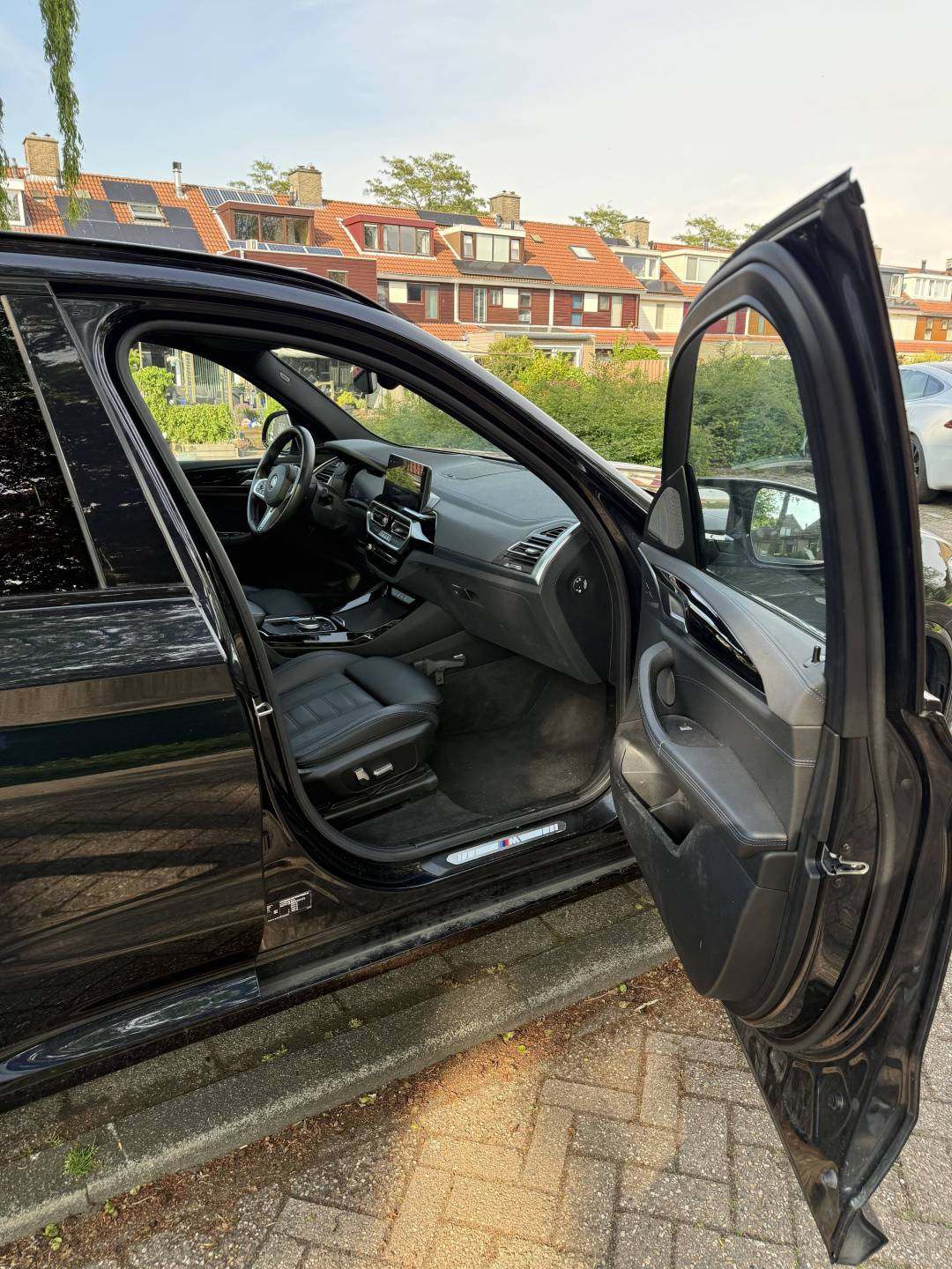 BMW iX3 T-084-KS8.jpg