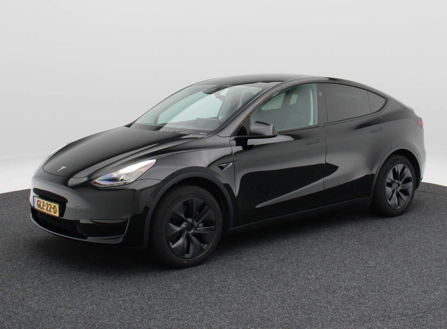 tesla1.jpg