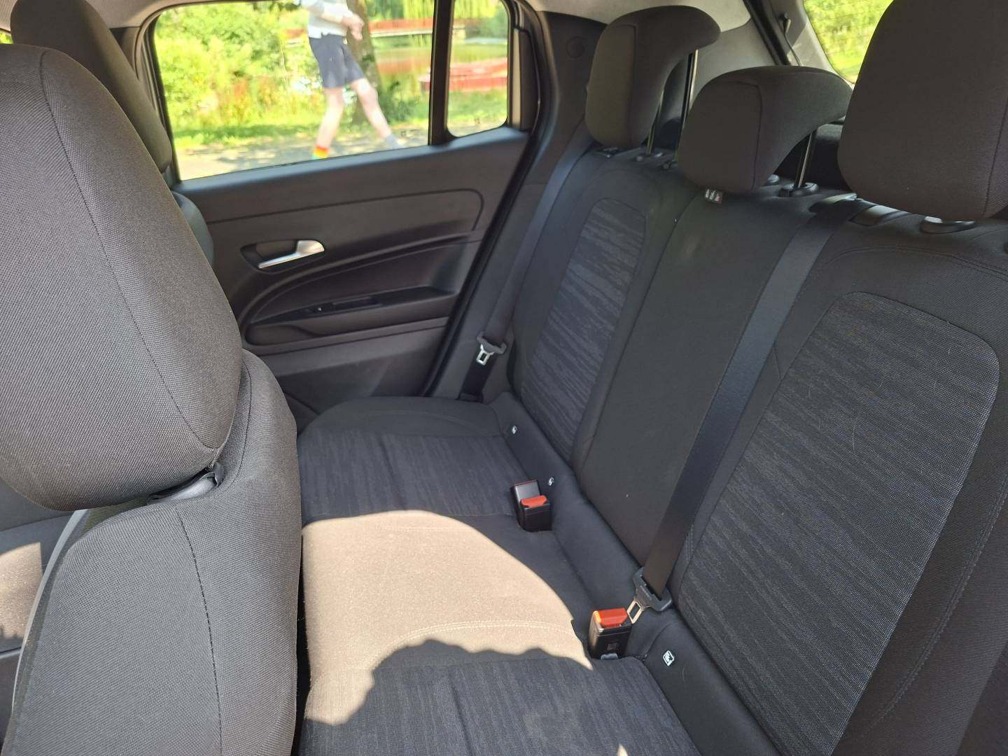jeep avenger 8.jpg