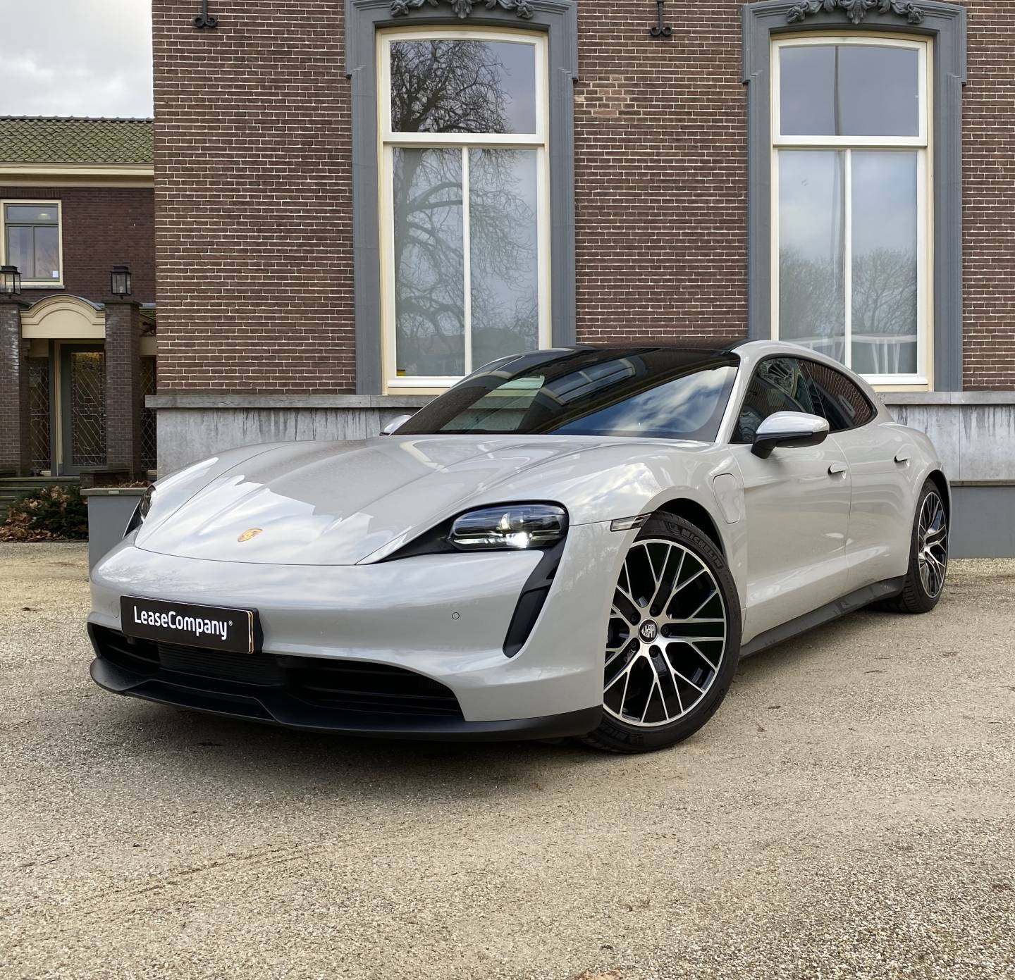 Foto Porsche dichterbij schiffart.jpg