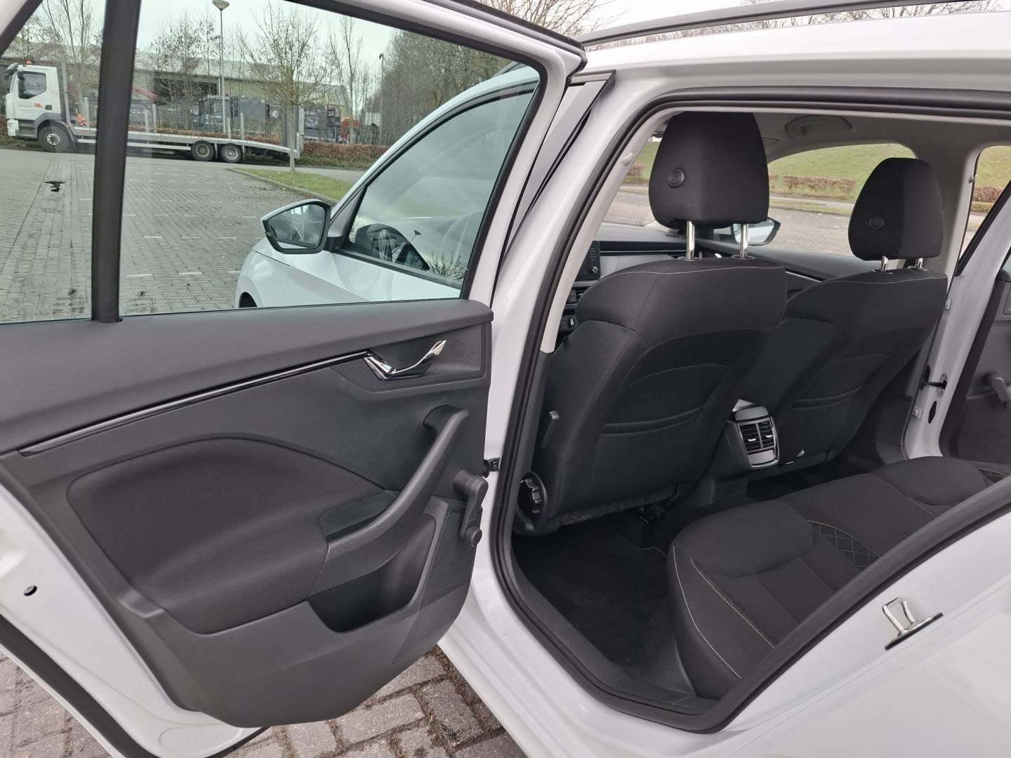 WhatsApp Image 2026-03-01 at 15.16.27 (3).jpeg