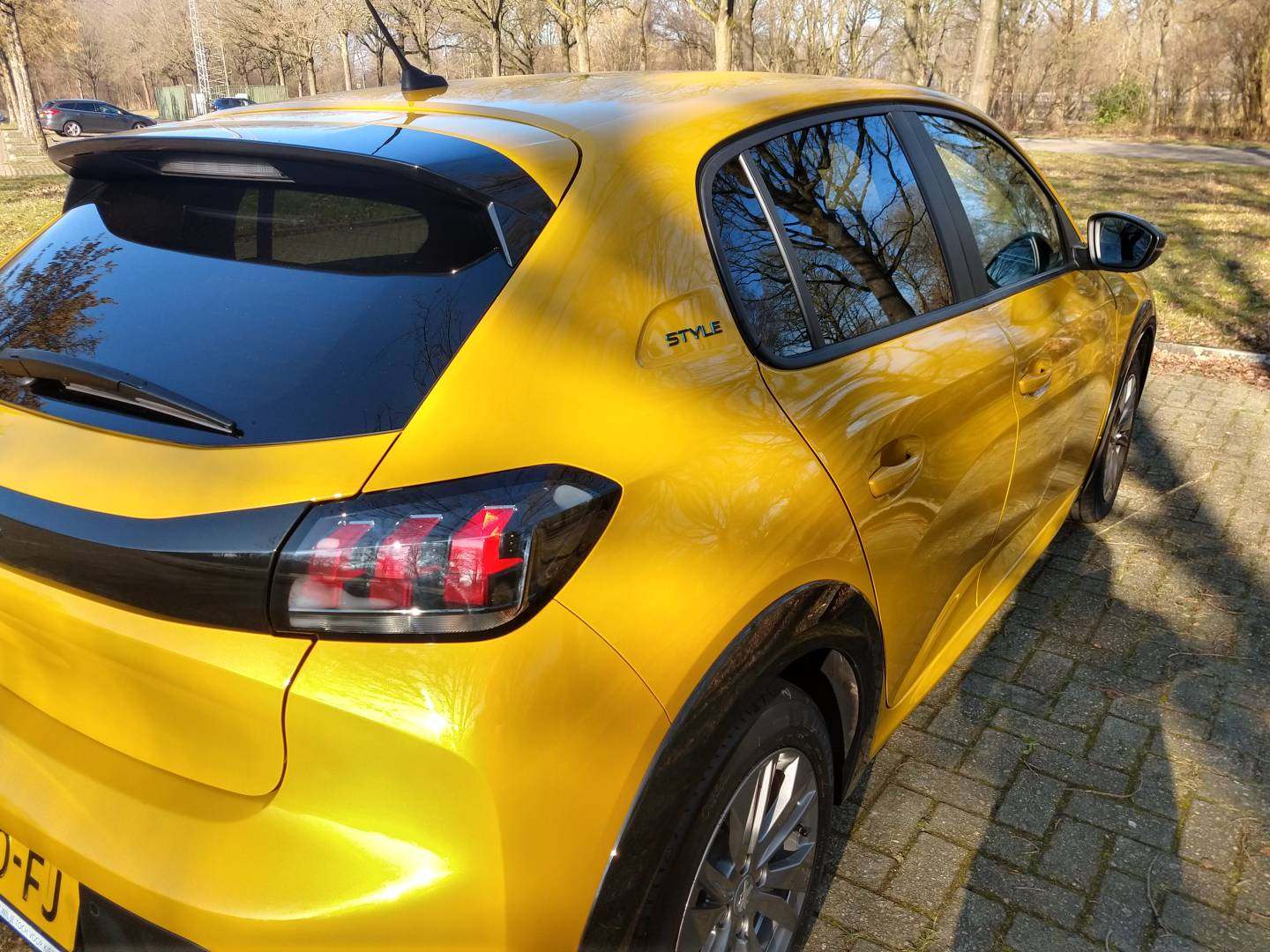 achterzijde dichtbij.jpg