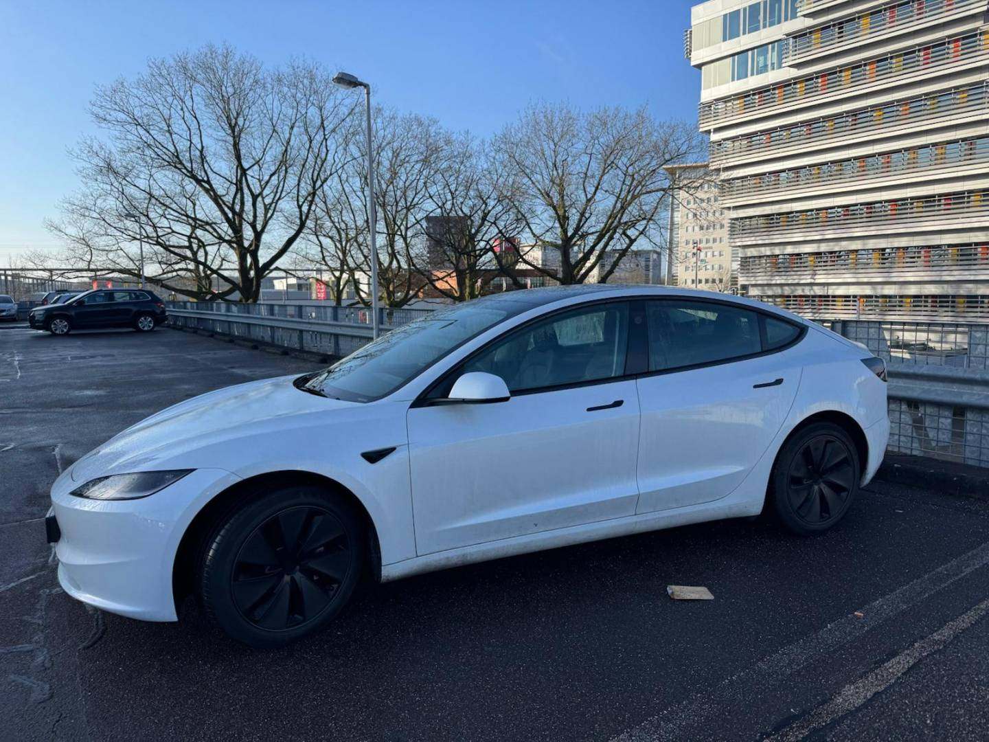 Tesla Model 3_1.jpeg