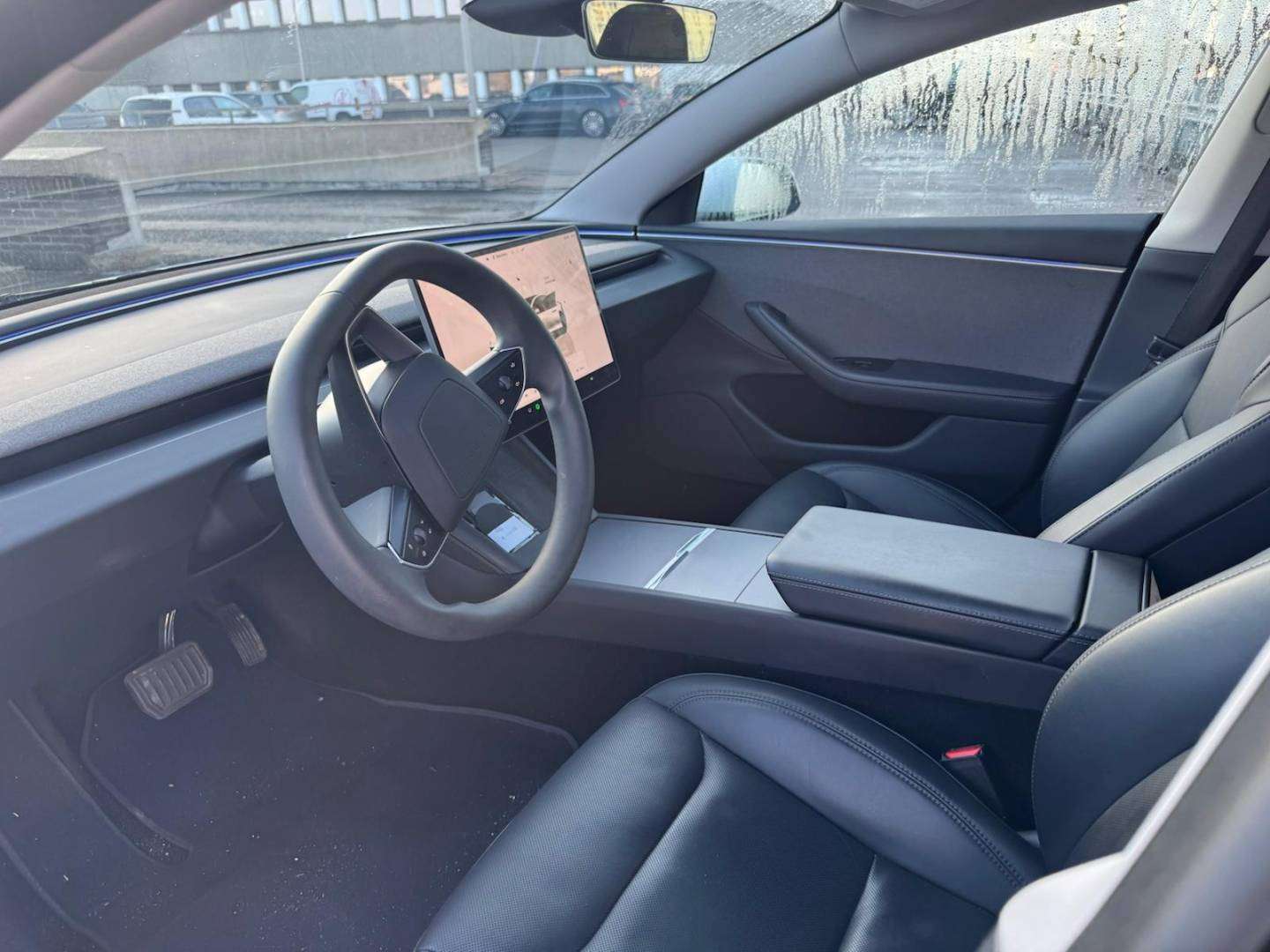Tesla Model 3_7.jpg