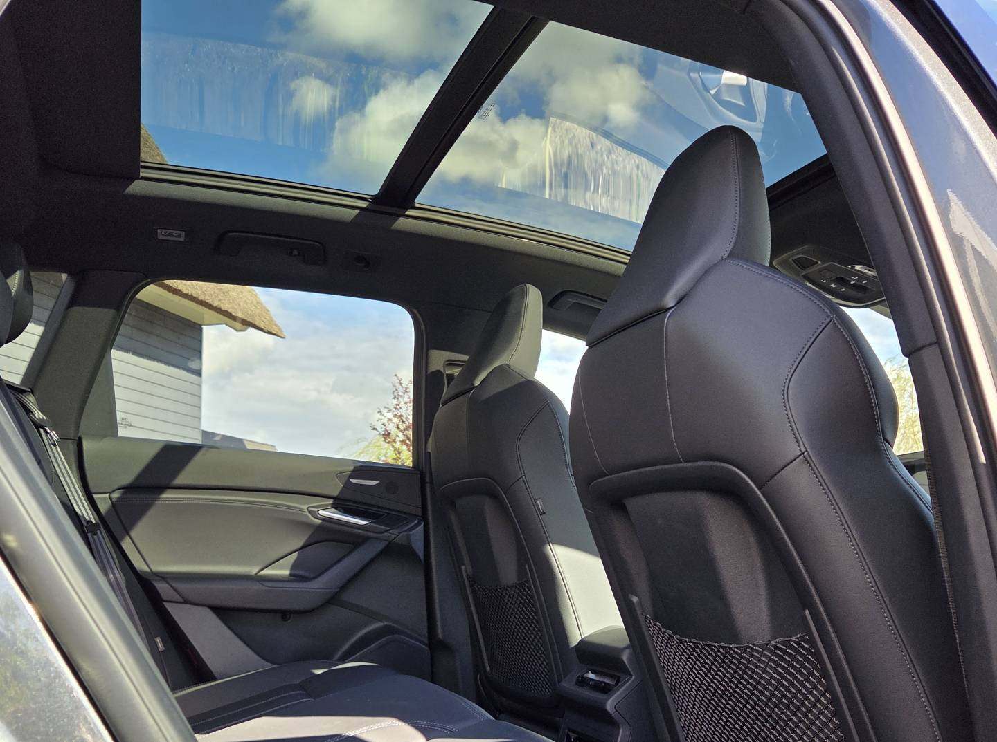 20260405_binnenkant glazen panoramadak.jpg