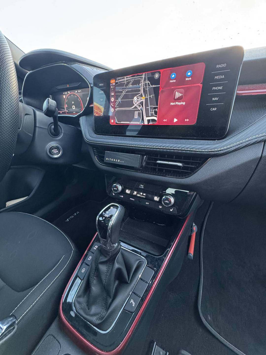 middenconsole.jpeg