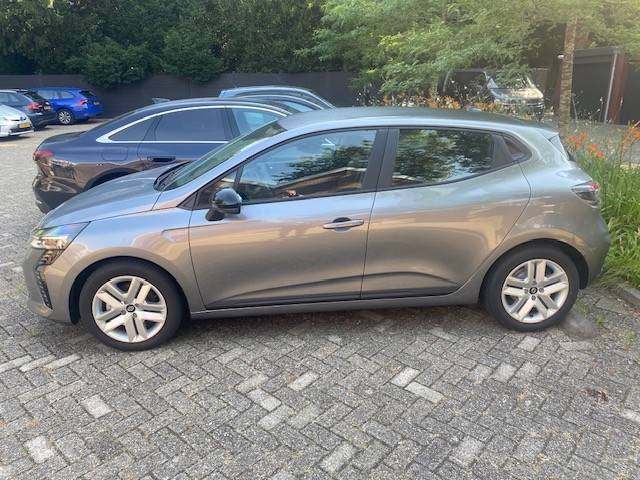 Clio.jpg