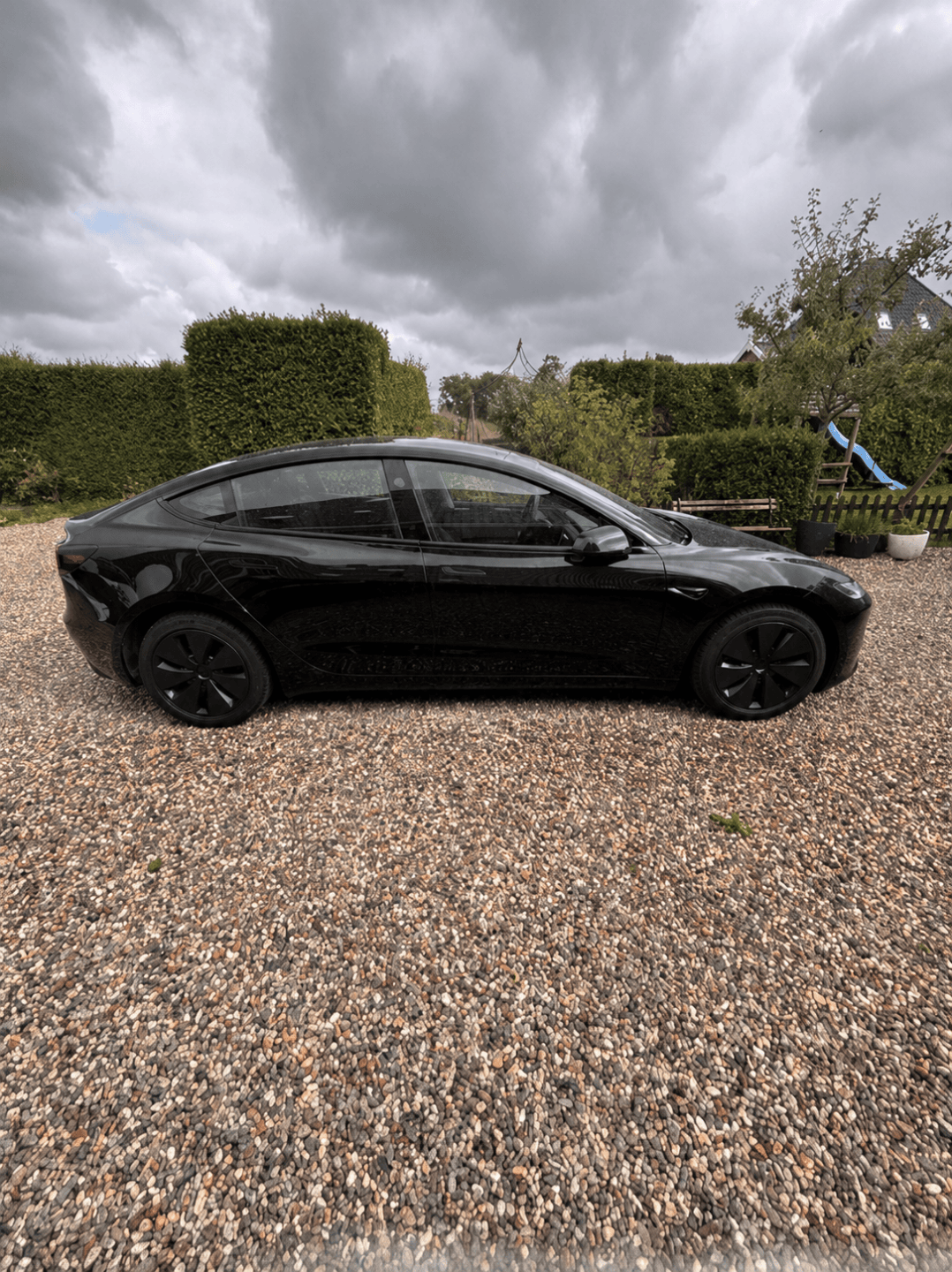 Tesla rechterzijkant.png