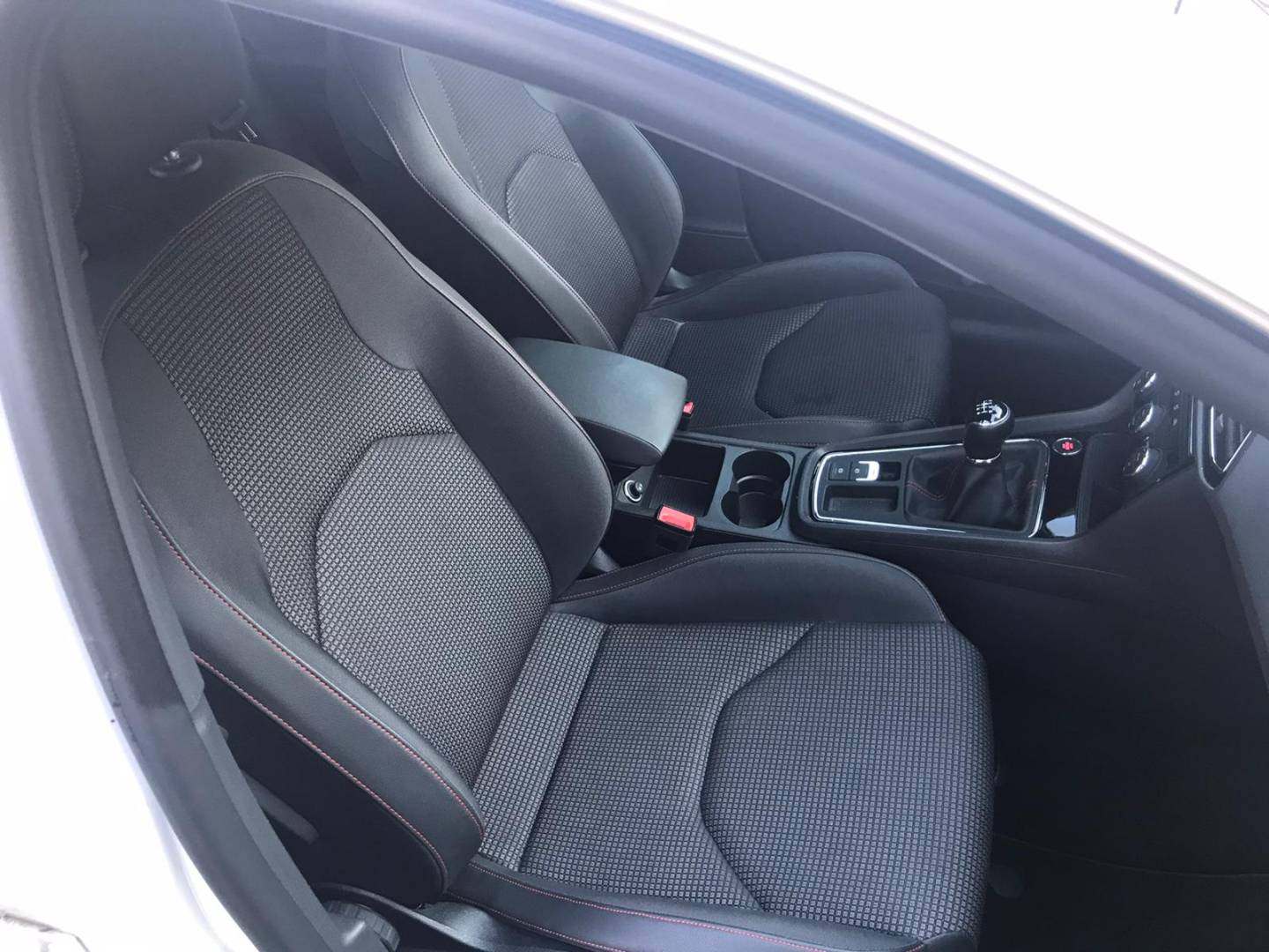 Seat Leon 6.jpg