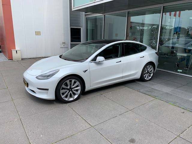 Tesla AR.jpg
